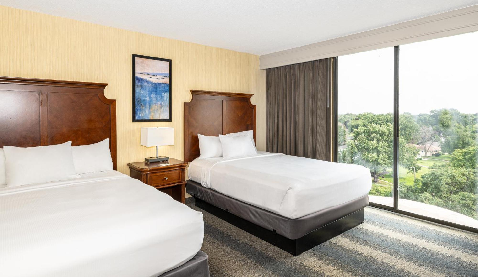 Embassy Suites By Hilton Bloomington/Minneapolis Bagian luar foto