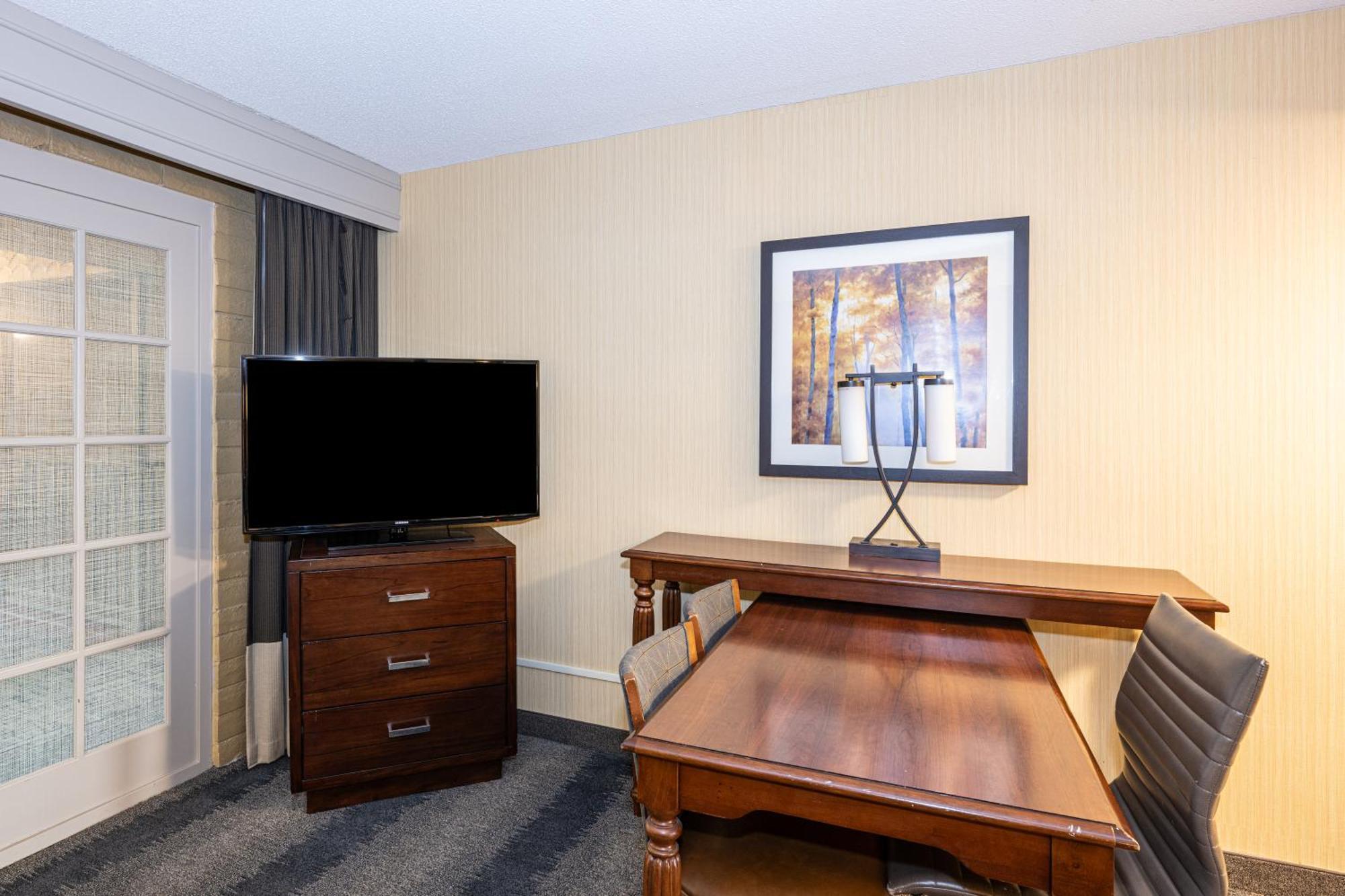 Embassy Suites By Hilton Bloomington/Minneapolis Bagian luar foto