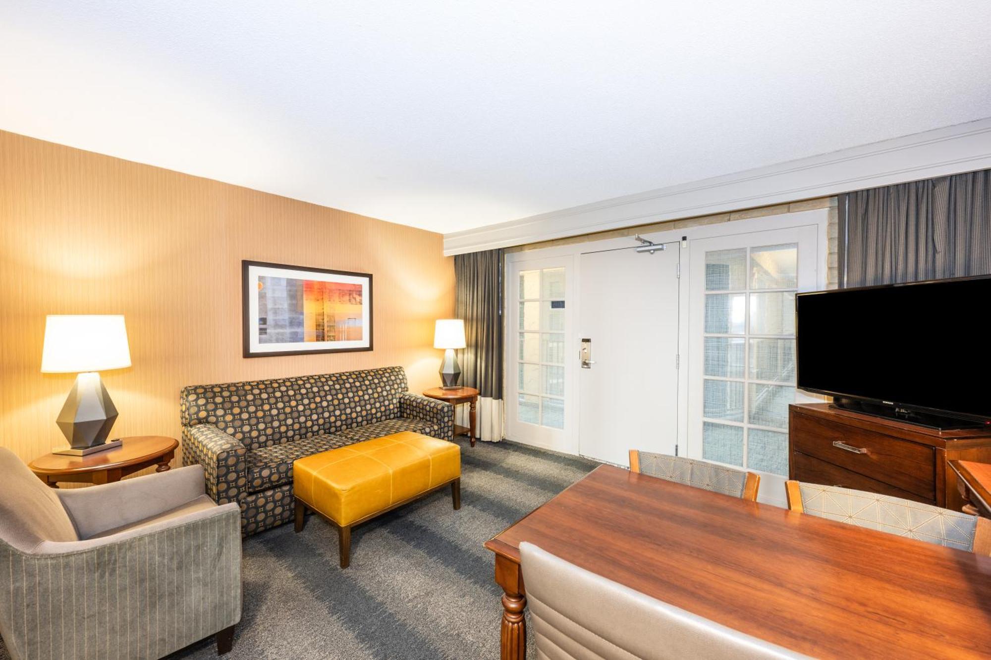 Embassy Suites By Hilton Bloomington/Minneapolis Bagian luar foto