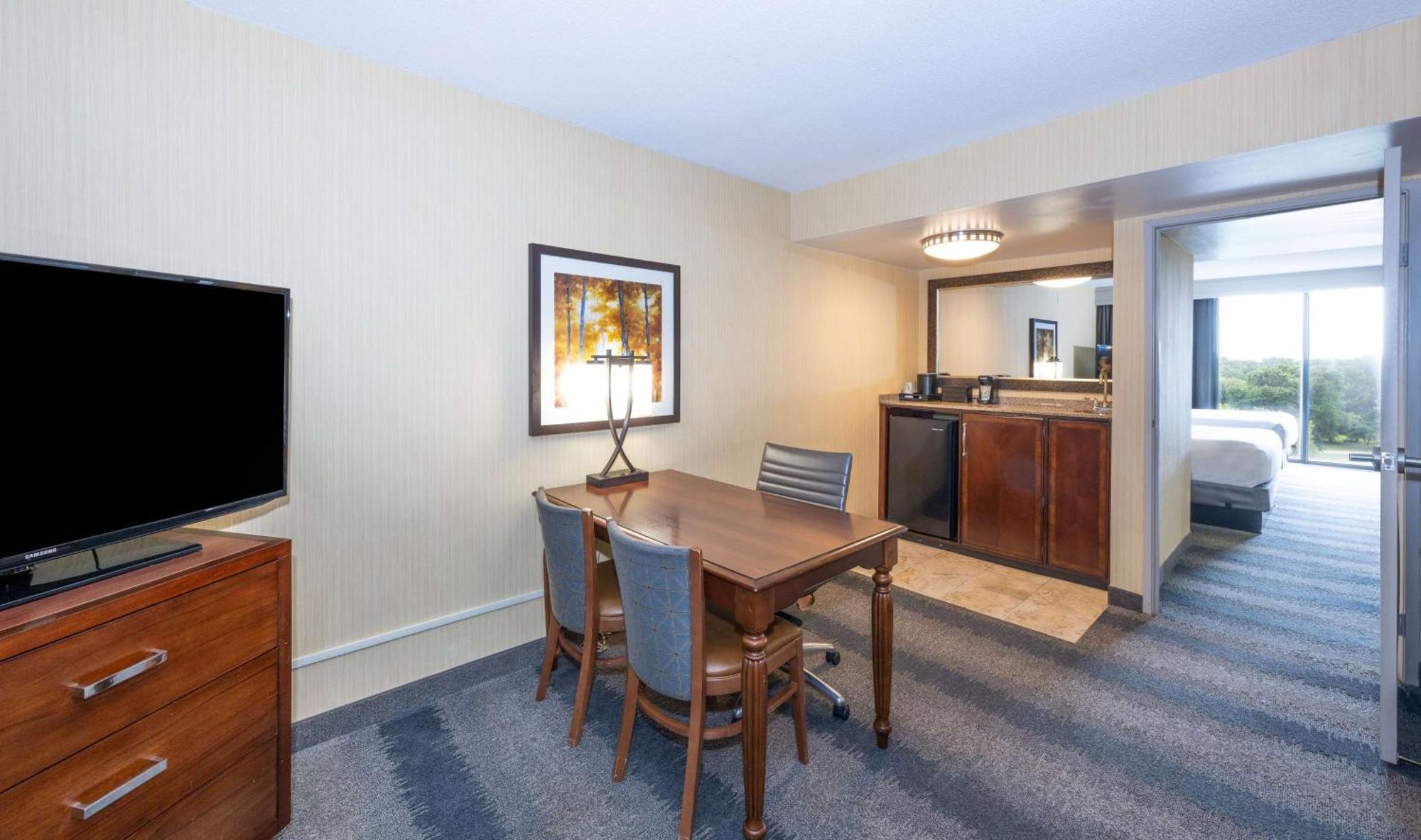 Embassy Suites By Hilton Bloomington/Minneapolis Bagian luar foto