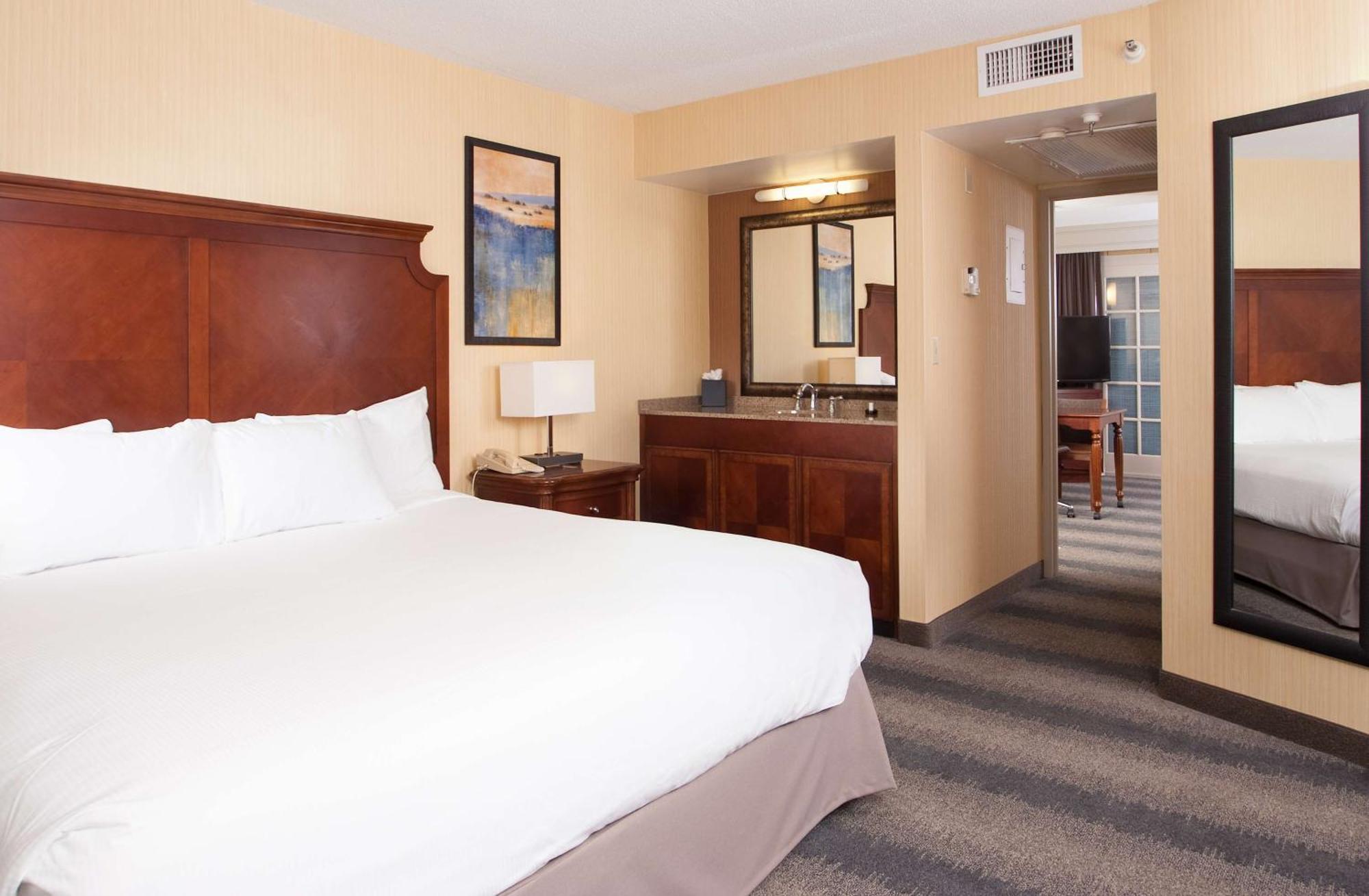 Embassy Suites By Hilton Bloomington/Minneapolis Bagian luar foto