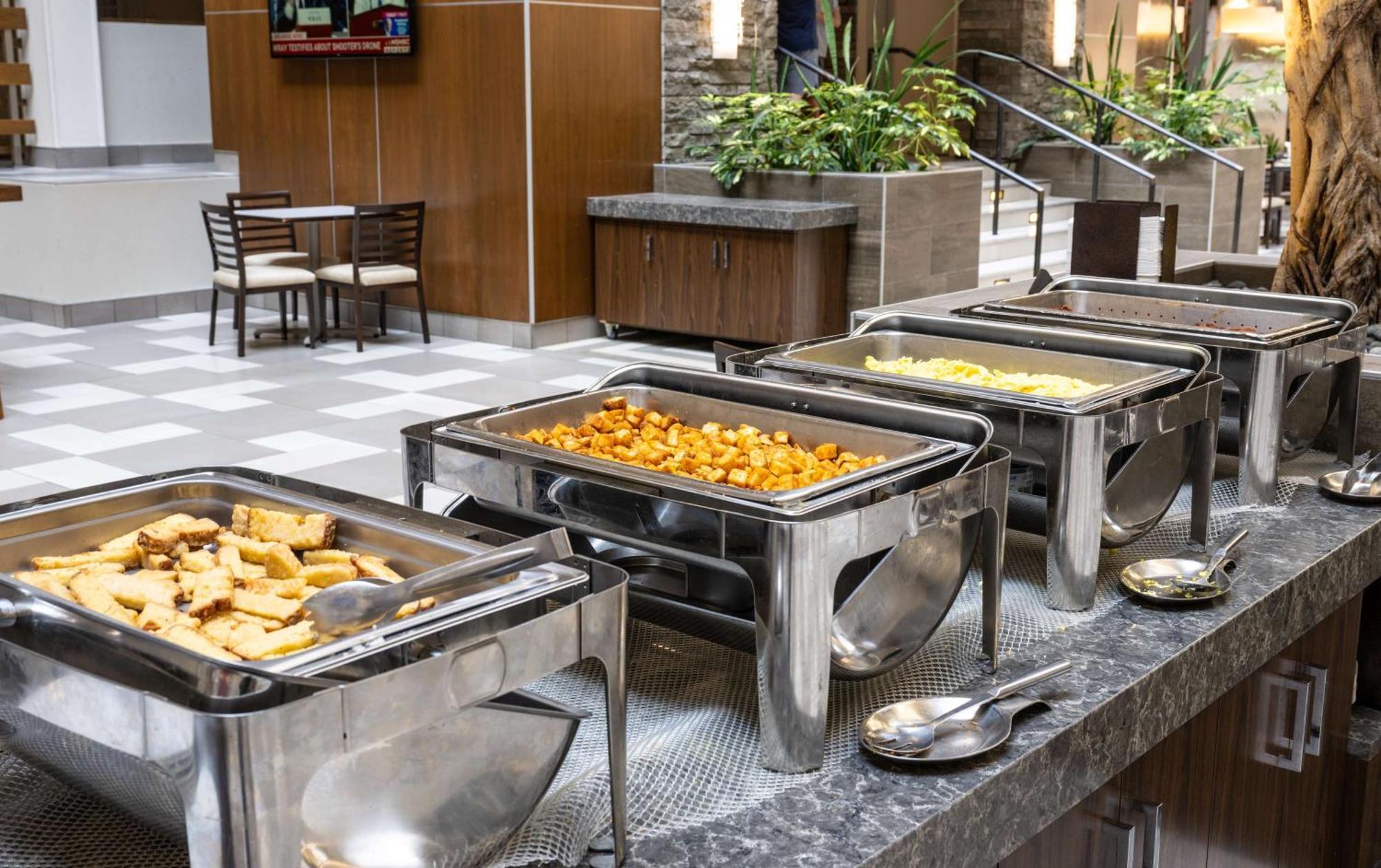 Embassy Suites By Hilton Bloomington/Minneapolis Bagian luar foto