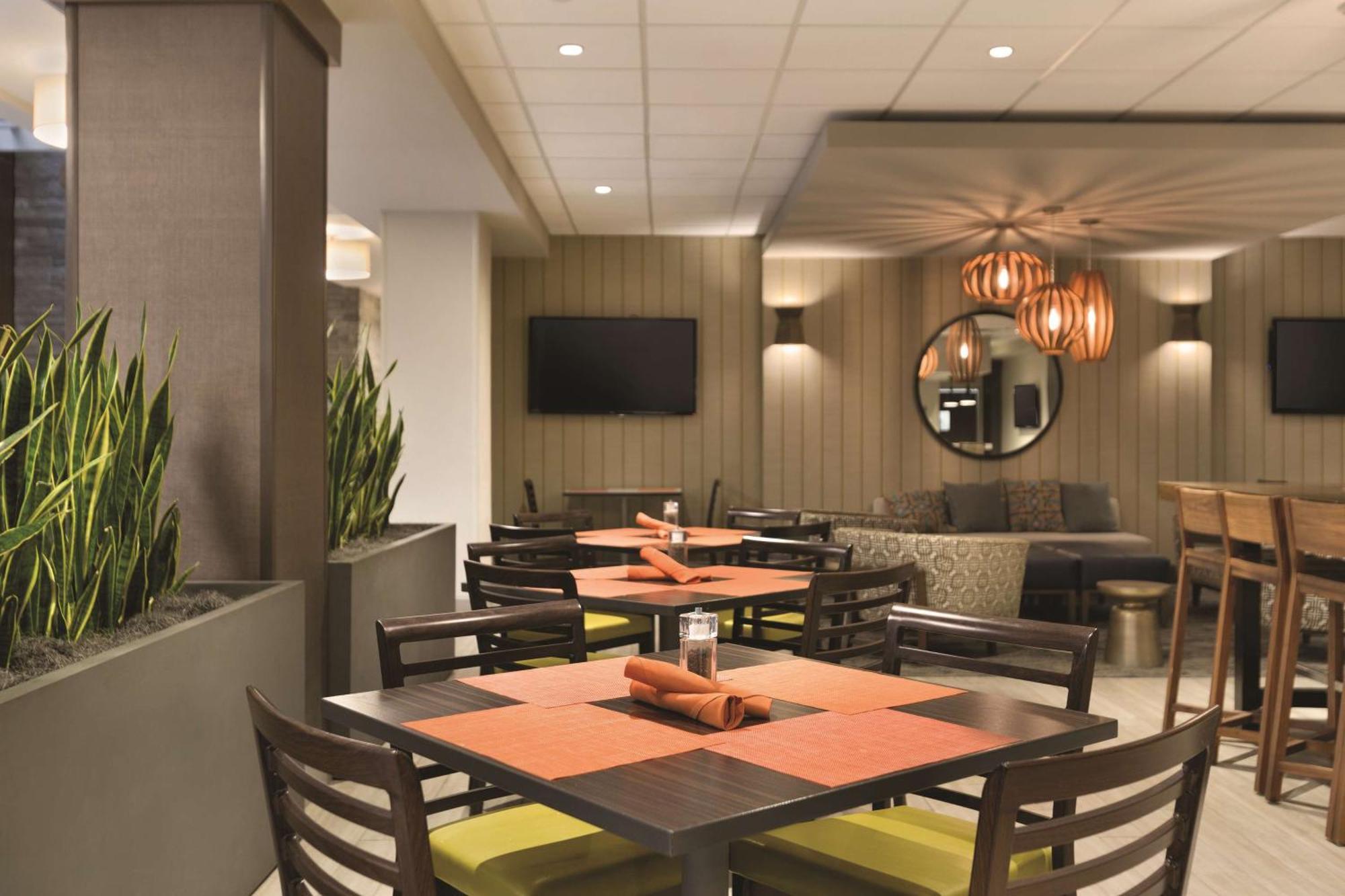 Embassy Suites By Hilton Bloomington/Minneapolis Bagian luar foto