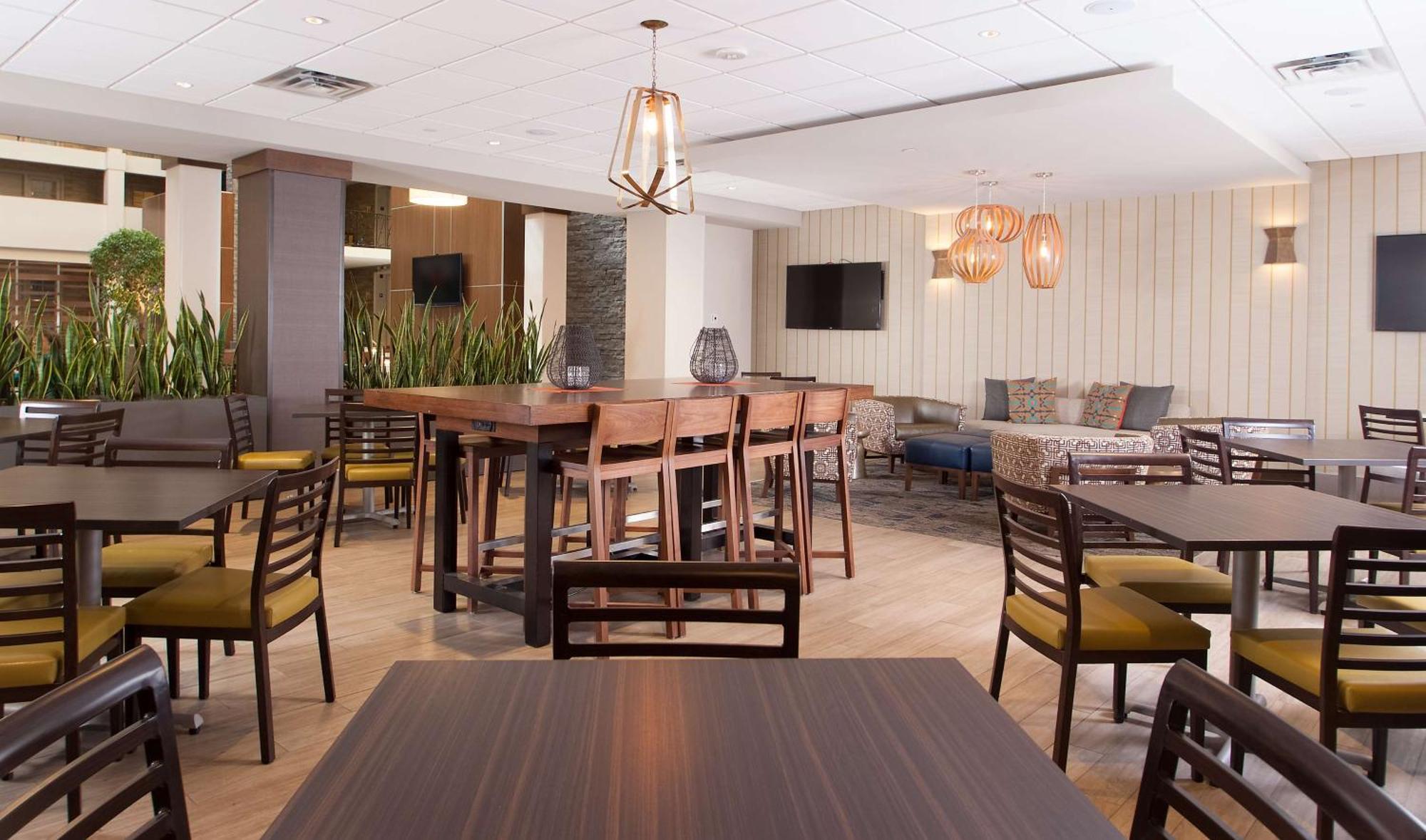 Embassy Suites By Hilton Bloomington/Minneapolis Bagian luar foto